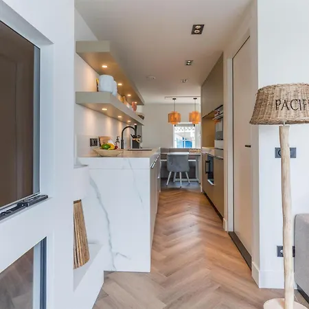 Lovely In With Kitchen *
